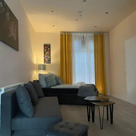 Subway Apartment *